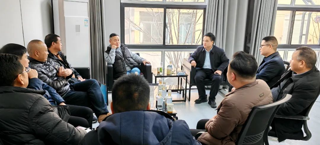 1740373756679107.jpg 合影.jpg